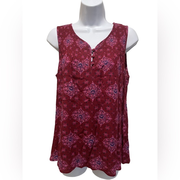 Magnolia Grace Tops - Magnolia Grace maroon sleeveless blouse. Size M.